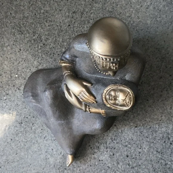 Vintage African mother and baby bronze statue figurine - Picture 3 of 17